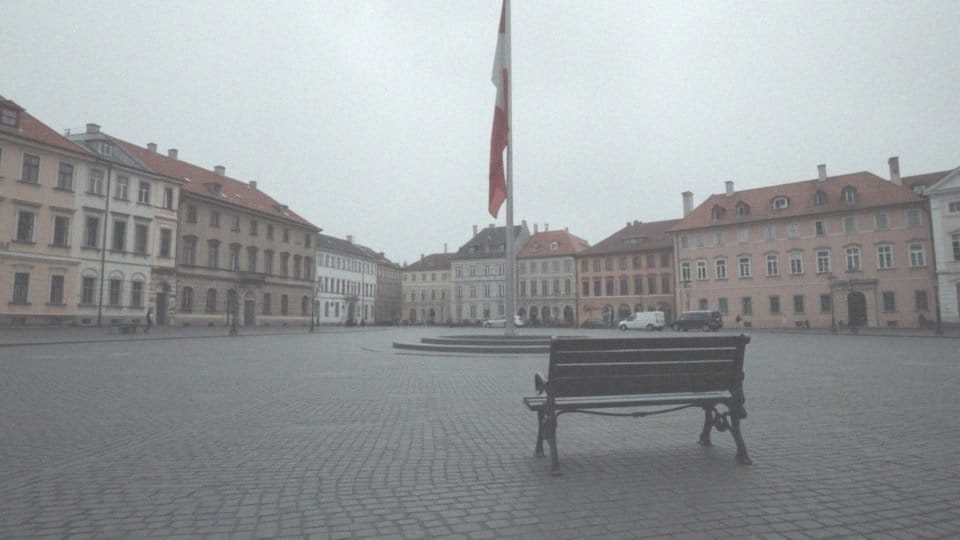 Jakie są sankcje za niewłaściwe traktowanie flagi?