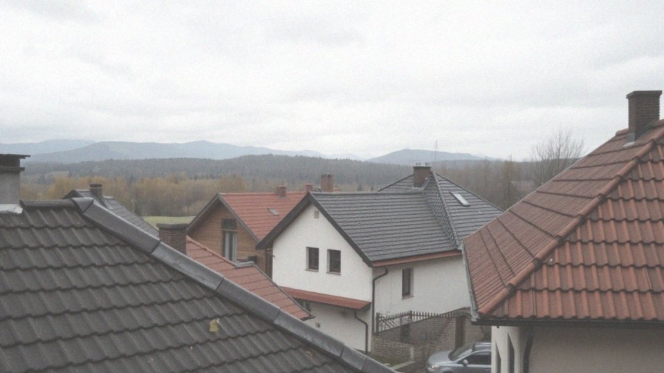 Jakie warunki atmosferyczne można brać pod uwagę przy wyborze pokrycia dachu?